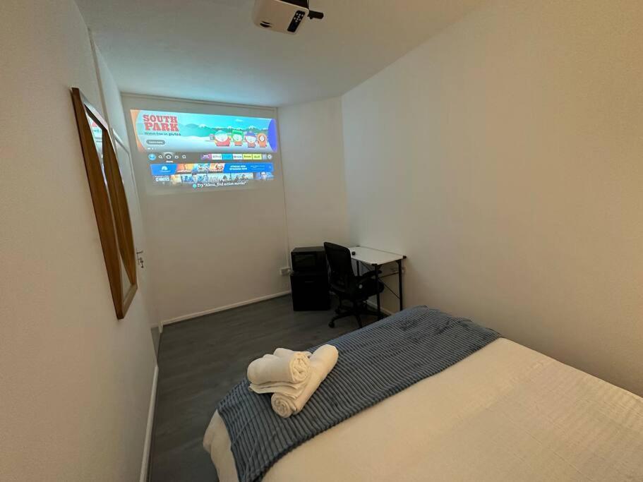 Small Cozy Private Bedroom Zone1 Londyn Zewnętrze zdjęcie